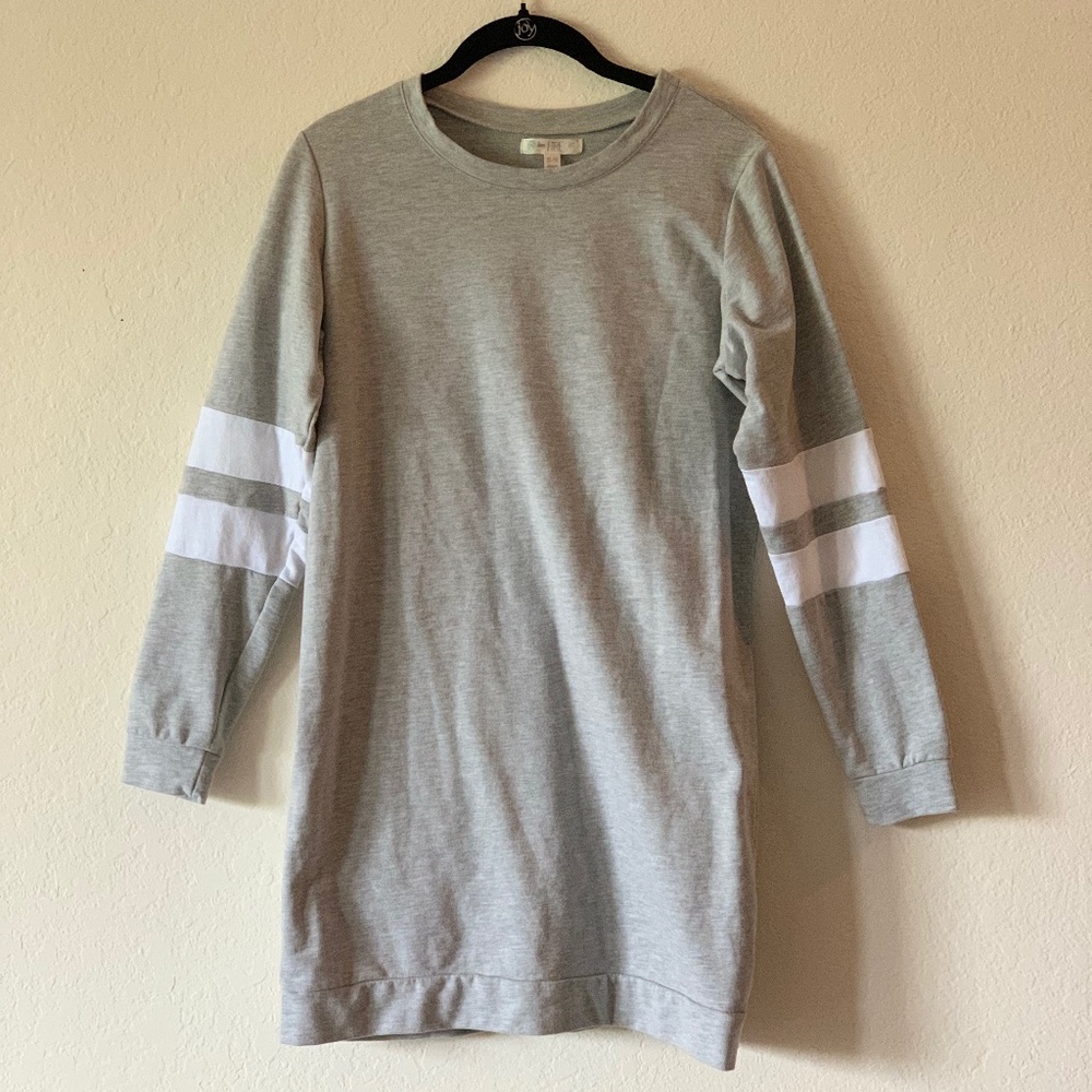 Gray and White Thin Sweatshirt